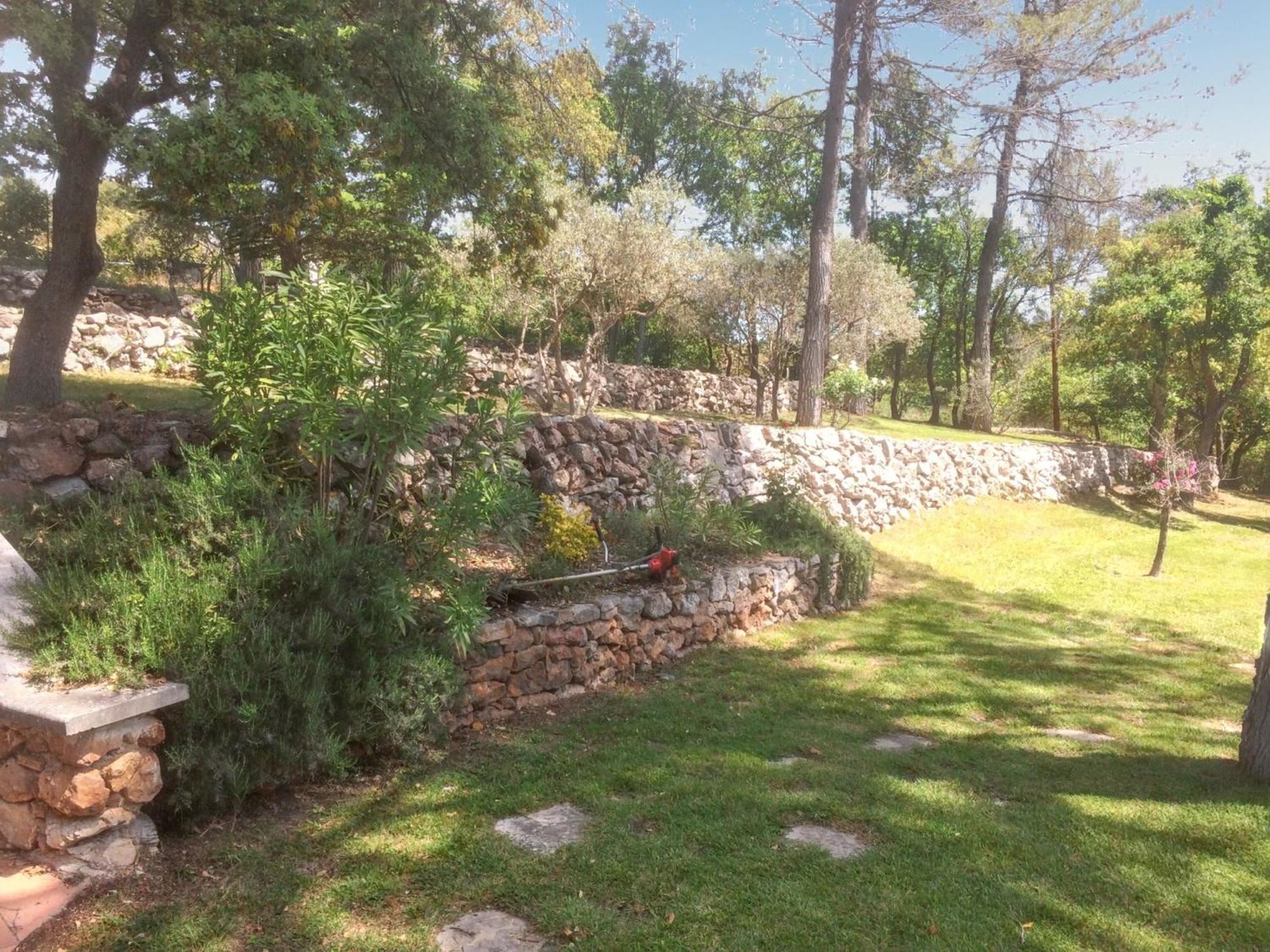 Villa Spacieuse Avec Piscine A Saint Maximin エクステリア 写真