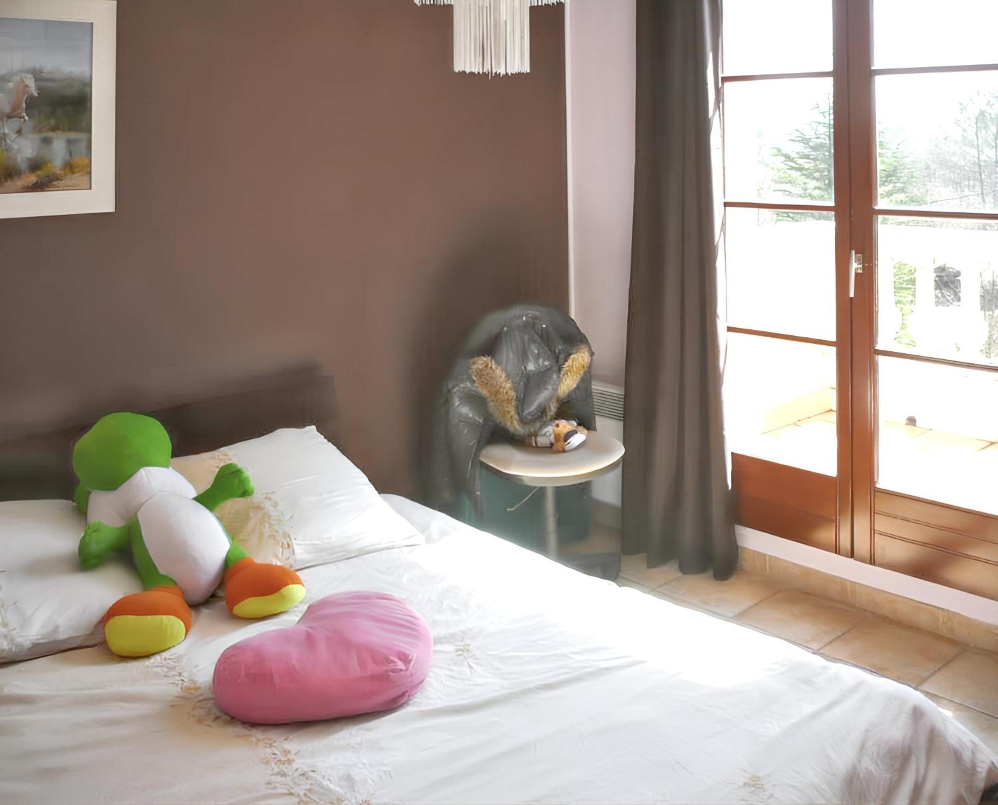 Villa Spacieuse Avec Piscine A Saint Maximin エクステリア 写真