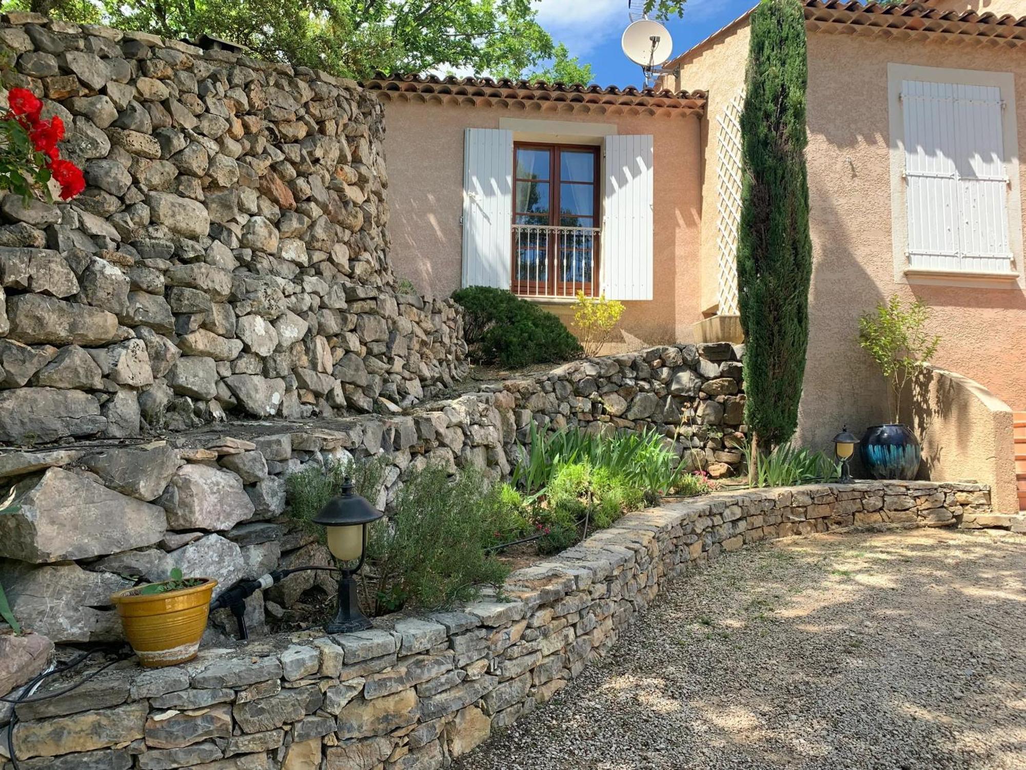 Villa Spacieuse Avec Piscine A Saint Maximin エクステリア 写真